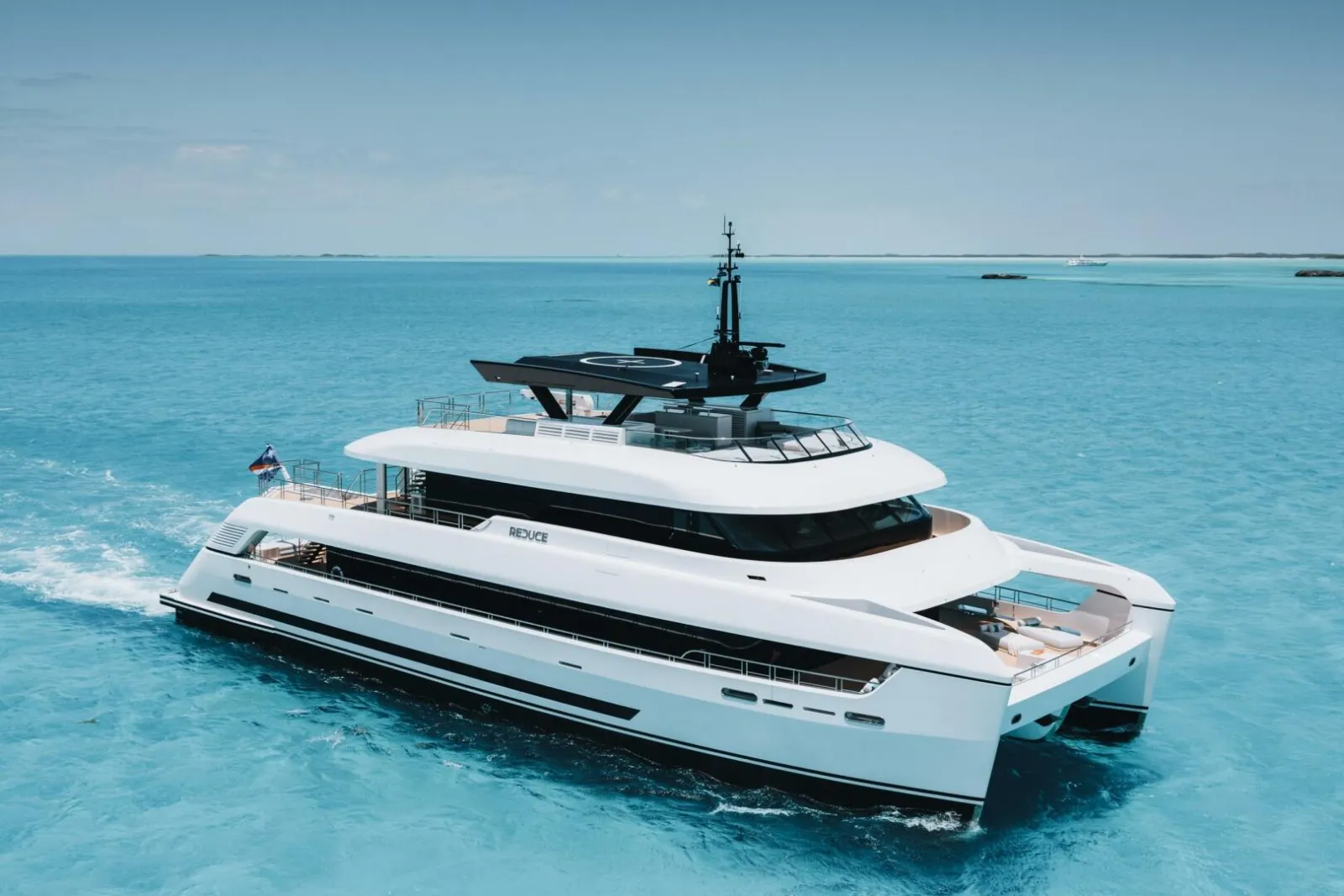 Reduce yacht running